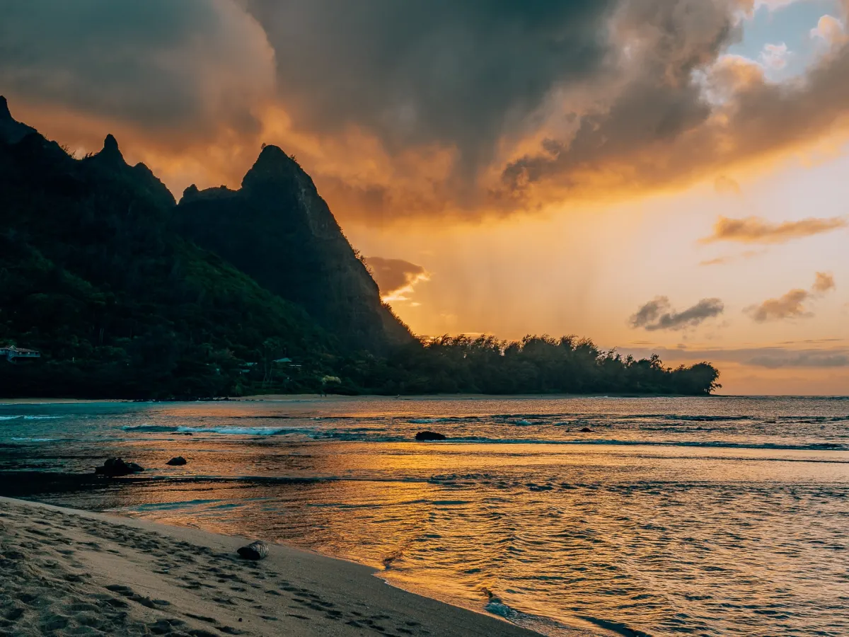 5 Best Beaches for Sunset in Kauai