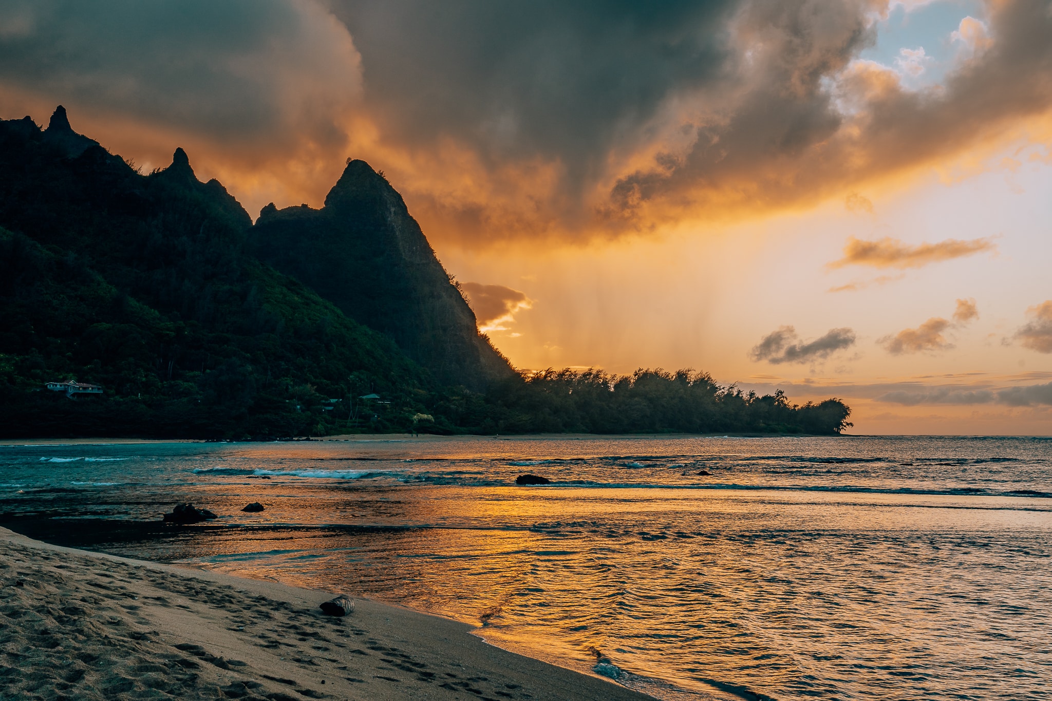 5 Best Beaches for Sunset in Kauai • Amanda Wanders 